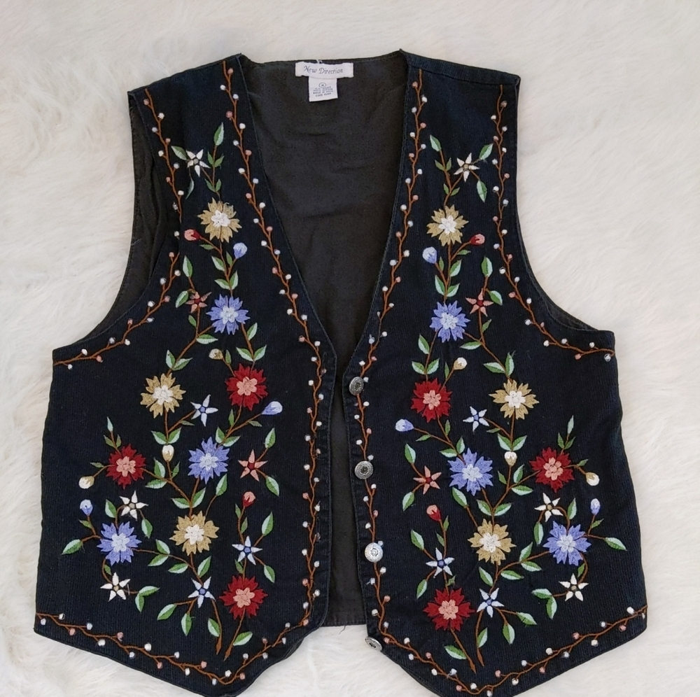 Black corduroy vest with embroidered flowers